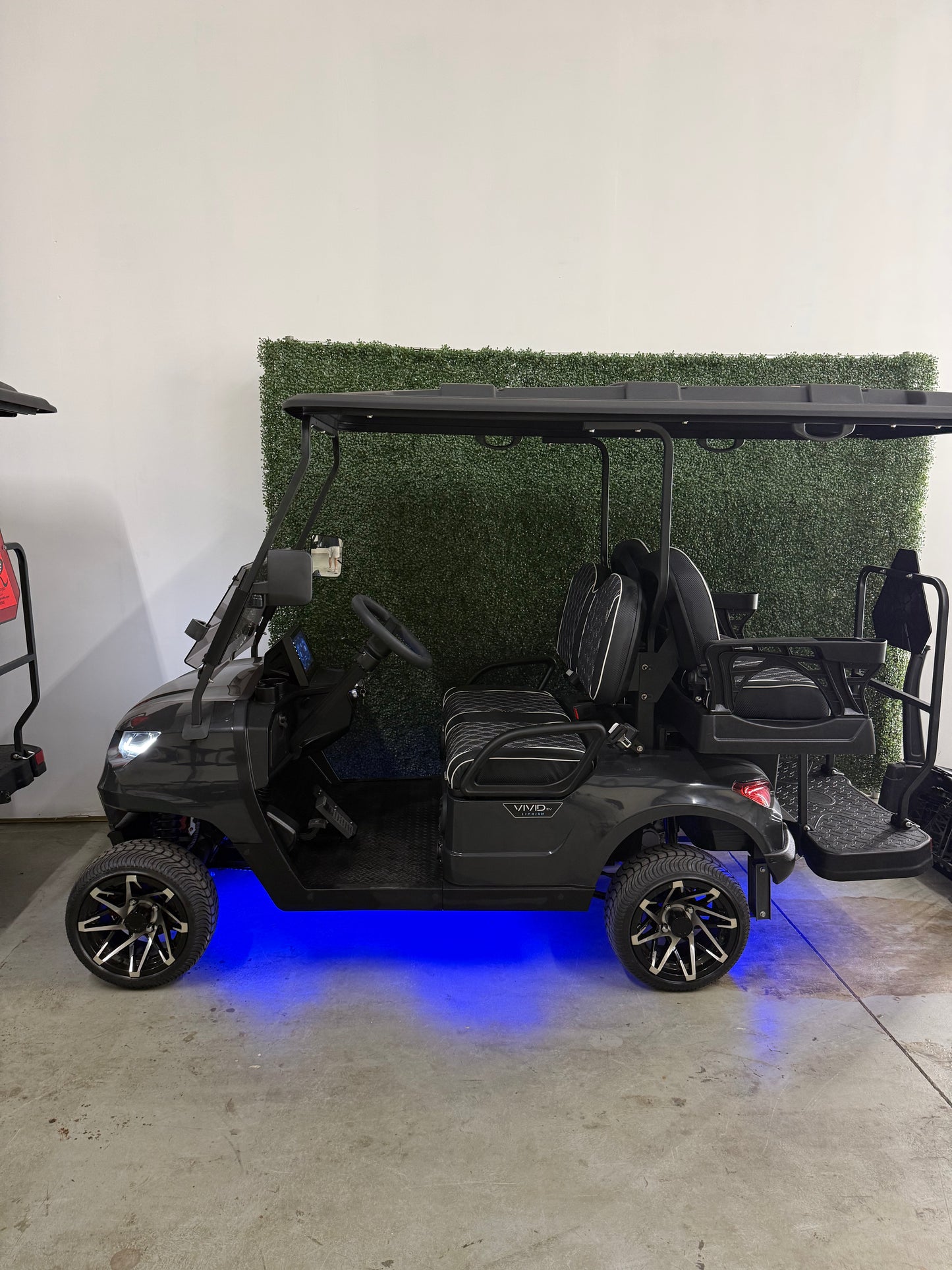 2025 VIVID EV 4 Seater Lithium